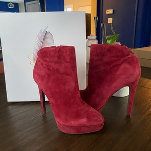JESSICA SIMPSON RED SUEDE ZAMIA SHOE BOOTIE- size 9